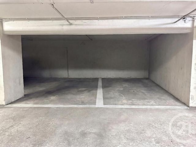 parking à louer - 12.0 m2 - ST MANDE - 94 - ILE-DE-FRANCE - Century 21 S.E.I.C.A.