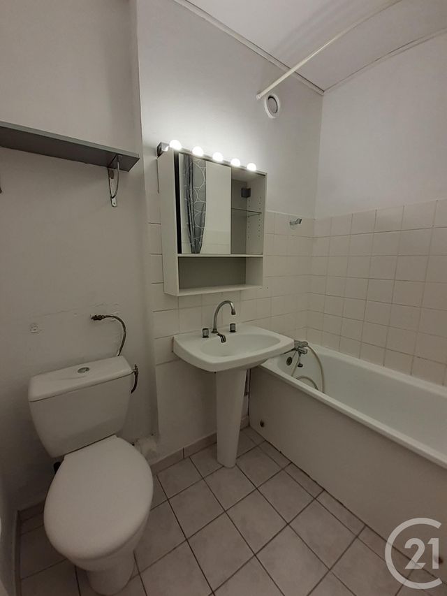 Appartement F2 à louer - 2 pièces - 41.22 m2 - CRETEIL - 94 - ILE-DE-FRANCE - Century 21 S.E.I.C.A.