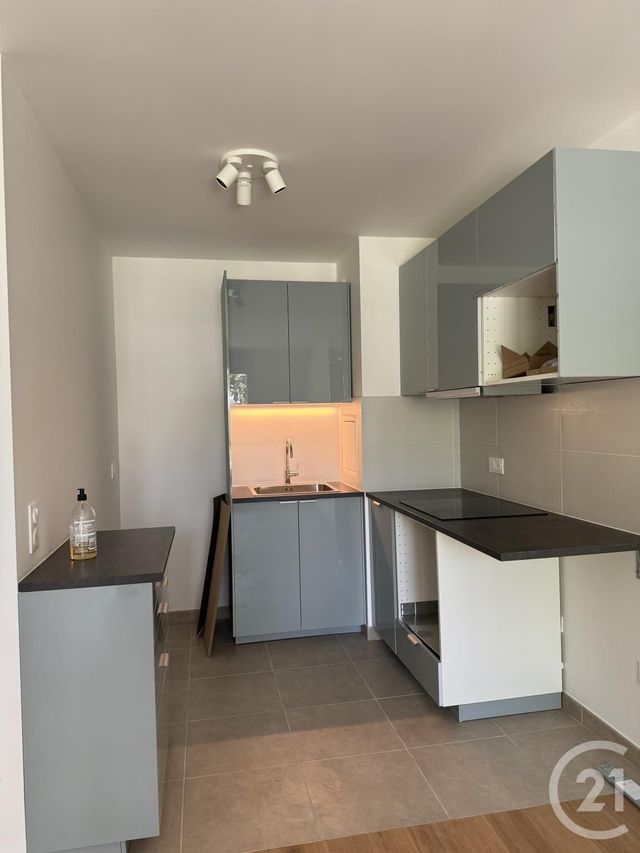 Appartement F2 à louer - 2 pièces - 44.8 m2 - ST MAUR DES FOSSES - 94 - ILE-DE-FRANCE - Century 21 S.E.I.C.A.