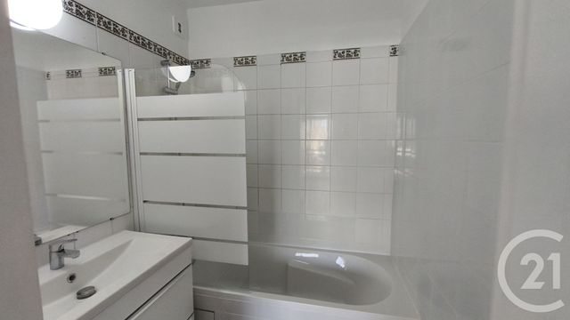 Appartement F2 à louer - 2 pièces - 51.14 m2 - BRY SUR MARNE - 94 - ILE-DE-FRANCE - Century 21 S.E.I.C.A.