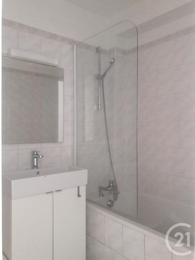 Appartement F4 à louer - 4 pièces - 64.0 m2 - CHARENTON LE PONT - 94 - ILE-DE-FRANCE - Century 21 S.E.I.C.A.