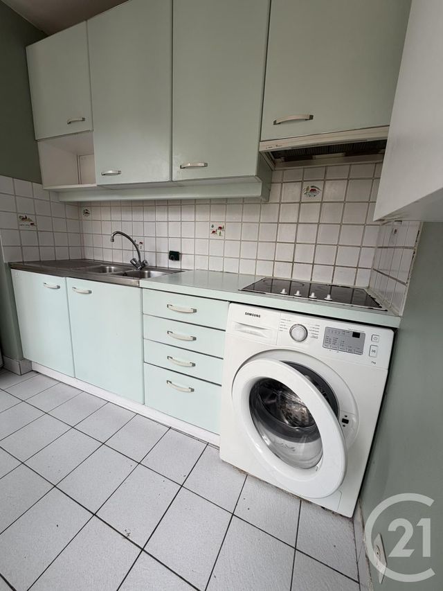 Appartement T2 à vendre - 2 pièces - 43.83 m2 - CHARENTON LE PONT - 94 - ILE-DE-FRANCE - Century 21 S.E.I.C.A.