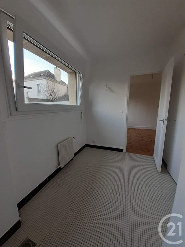 Appartement Studio à louer - 1 pièce - 27.02 m2 - ST MANDE - 94 - ILE-DE-FRANCE - Century 21 S.E.I.C.A.